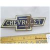 Image 2 : 941. Antique Chevrolet Porcelain Emblem 1930's?