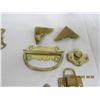 Image 3 : 949. Lot of Vintage Brass Hardware