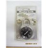 Image 2 : 951. New in Package a Master Lock Combination Pad Lock