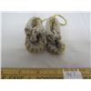 Image 2 : 967. Native American Beaded Baby Moccasins