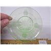 Image 3 : 997. Small Antique Uranium Depression Glass Bowl Glows Green Under Light