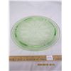 Image 1 : 999. Uranium Glass Antique Depression Glass Cake Plate Glows Green Under Light