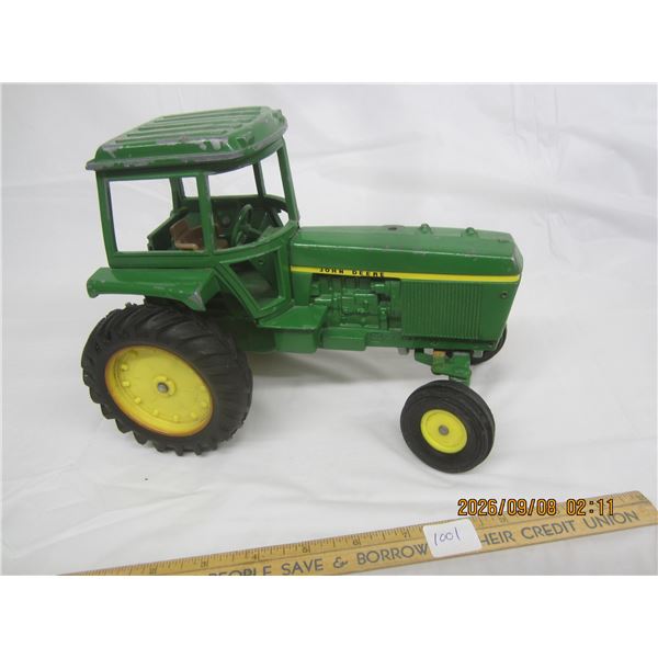 1001.Vintage 1980's Ertle Jon Deer Die Cast Tractor