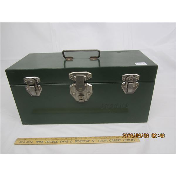 1002. Vintage Green Metal Toolbox in Good Condition