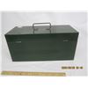 Image 3 : 1002. Vintage Green Metal Toolbox in Good Condition