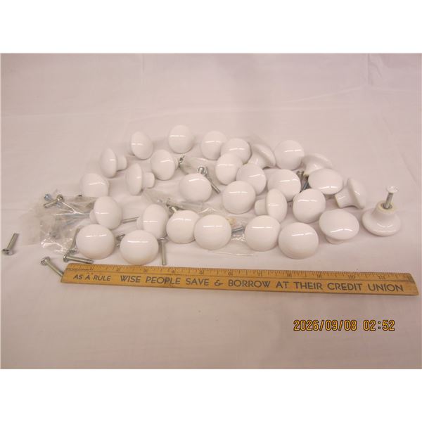 1004. 30 Antique Style Porcelain Knobs