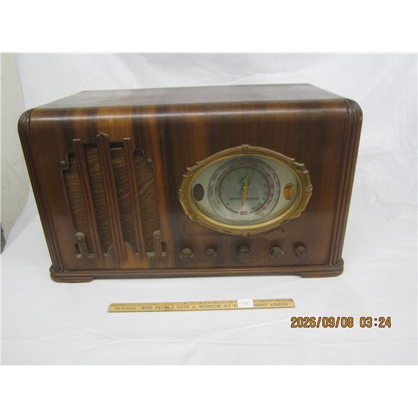 1016. Antique Northern Electric Large Wooden Radio
