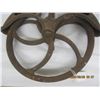 Image 4 : 1020.  Large Antique Cast Iron Well Pulley