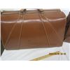 Image 5 : 1022. 2 Antique Suitcases