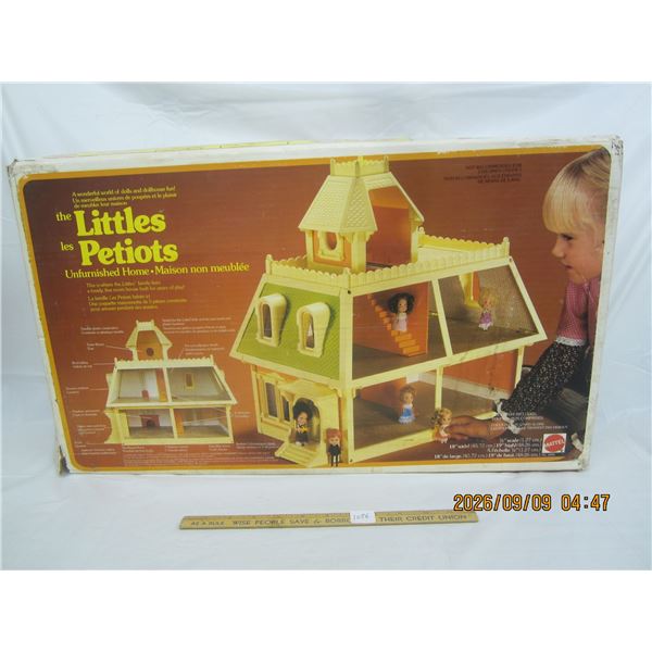 1056. Rare Littles Playhouse with Box
