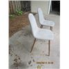 Image 2 : 1106. 2 Vintage Mid Century Modern Style Chairs