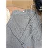 Image 2 : (2) Men’s Sweaters – Quckreflex (L), Gap (XL)