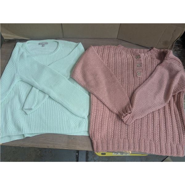 (2) Ladies Sweaters – Banana Republic (Med), Handknit (Large)