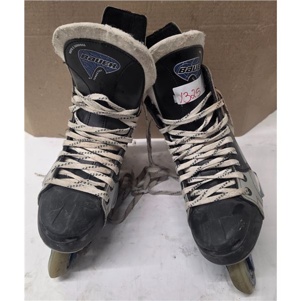 Bauer Vapor Roller Blades (Size 8)