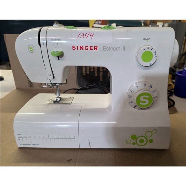 Singer Esteem II Sewing Machine