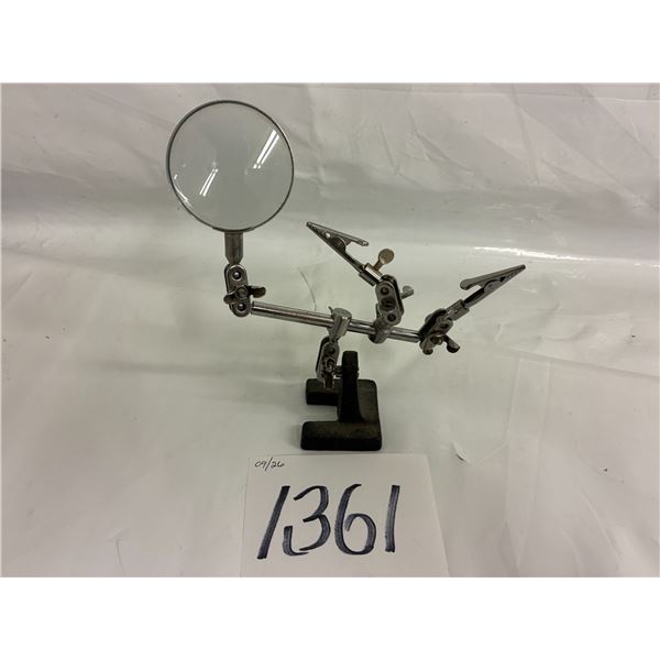 Fly Fish Jig/Hobby Tool w/ Duel Allegator Clips and Magnifying Glass