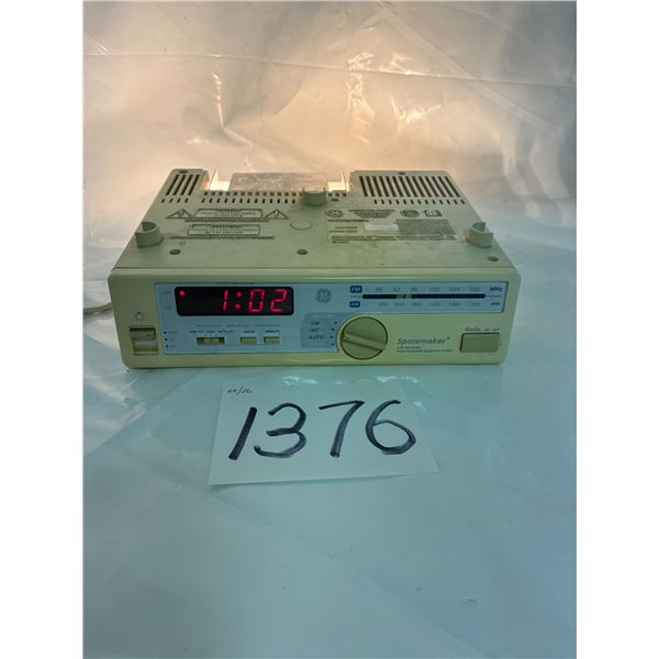 Kitchen AM/FM Radio Clock w/ Light