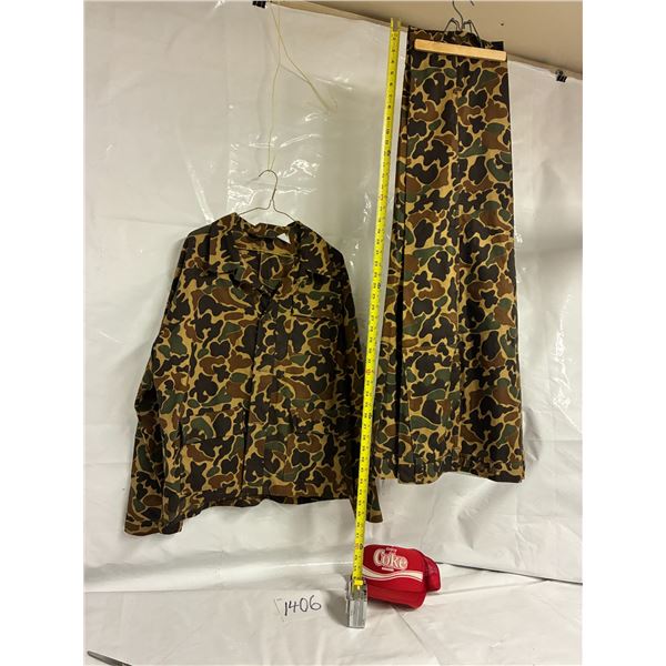 Camo Jacket and Pants Set (XL), Coke Hat