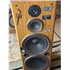 Image 2 : Large 3way speaker- untested- no cords