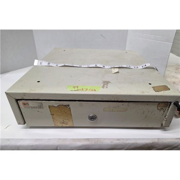 Vintage Cash Register – 15”x 17”x 4”