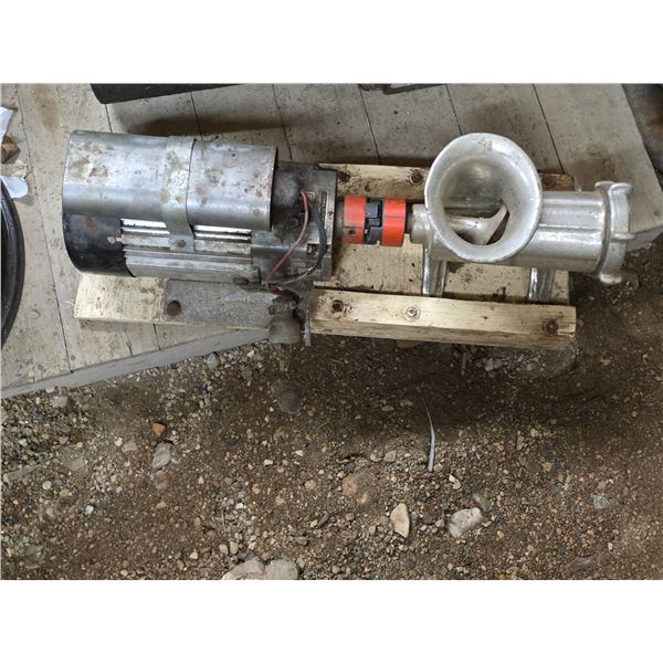Meat grinder with motor