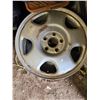 Image 3 : 3 rims- 5 bolt 18"