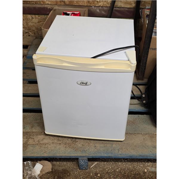 Master chef mini fridge- 17" by 19" by 20"H
