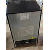Image 4 : Insignia mini fridge- 19" by 18" by 32"H