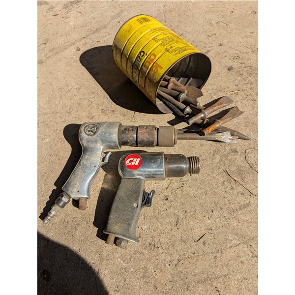 2 air chisels with extra chisels