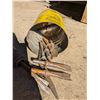 Image 2 : 2 air chisels with extra chisels