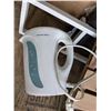 Image 3 : Misc. Kitchenware, Housewares, and Décor Lot
