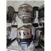 Image 4 : (8) Zebco Closed-Style Fishing Reels
