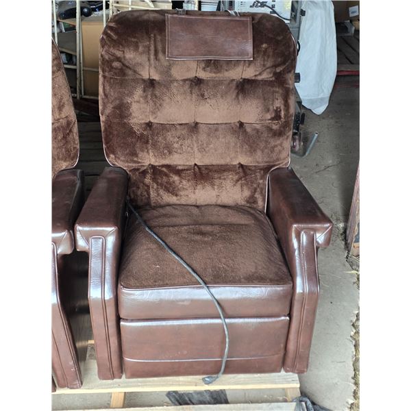 Electric Reclining Chair, 40”H