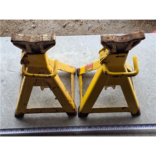 2 jack stands- 5 ton