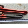 Image 3 : 2 heavy wrenches- 18" and 14"