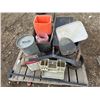 Image 4 : Pallet of misc items, sifts, gas can