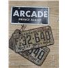 Image 1 : 2- 1959 sask license plates