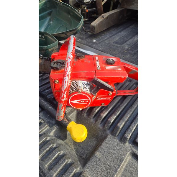 Homelite 16" XL-1 Chainsaw w/ Case - Good Working Condition