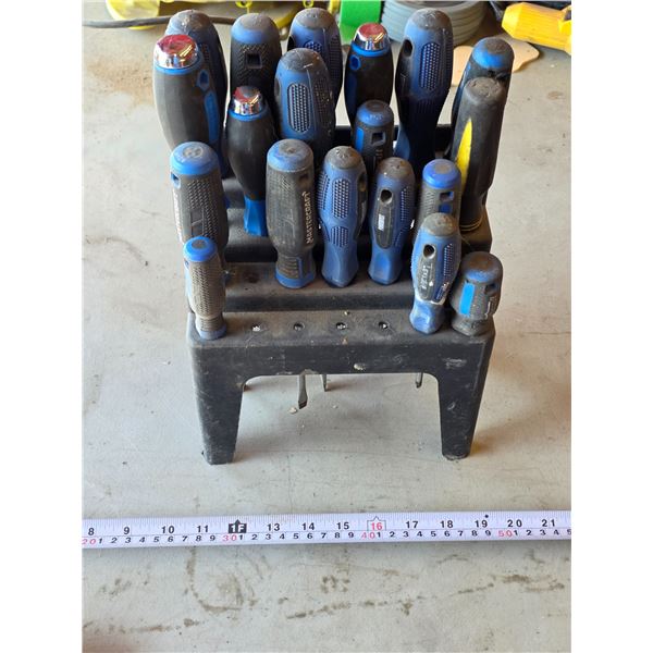 *OFFSITE* Mastercraft Screwdrivers in Stand