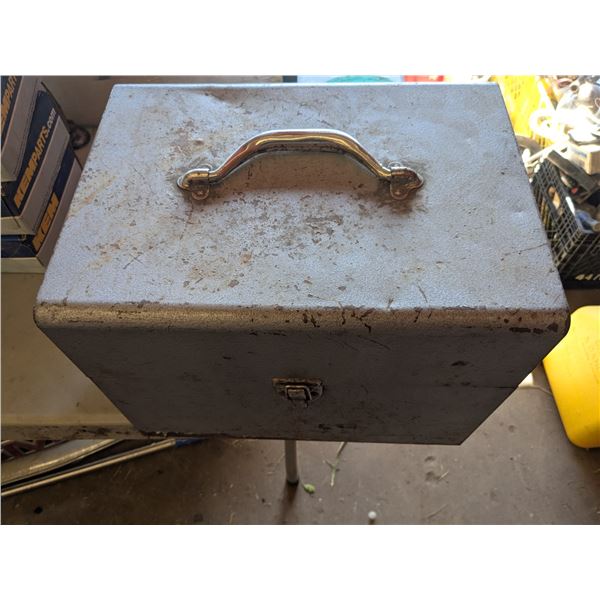 *OFFSITE* Vintage Toolbox w/ Assorted Ratchet Straps