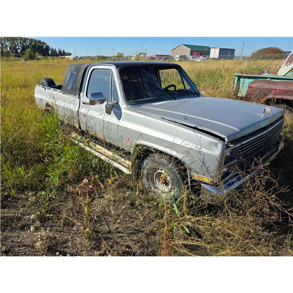 *OFFSITE* Chevy square body truck- diesel- as is