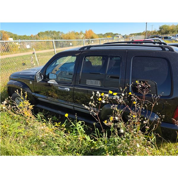 *OFFSITE* Jeep Liberty 4x4- AS IS, for parts/project