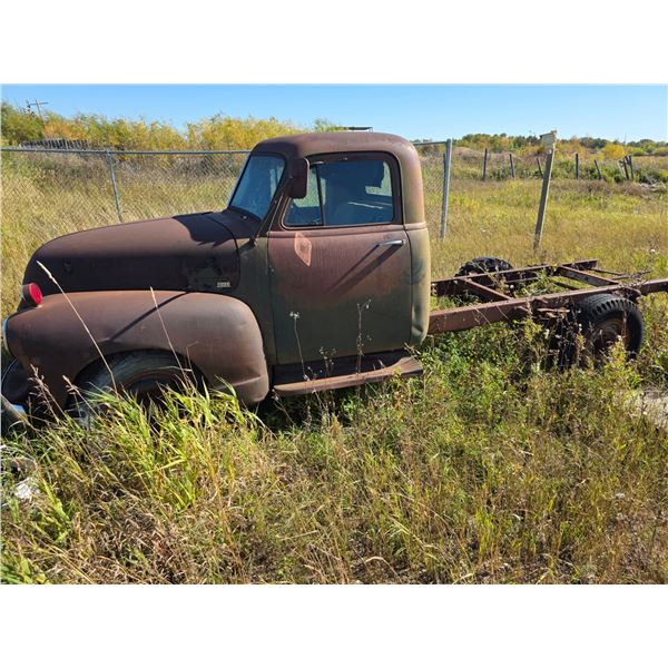*OFFSITE* 1940's Chevy truck- as is- no vin