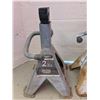 Image 2 : *OFFSITE* (2) 2-ton Jack Stands