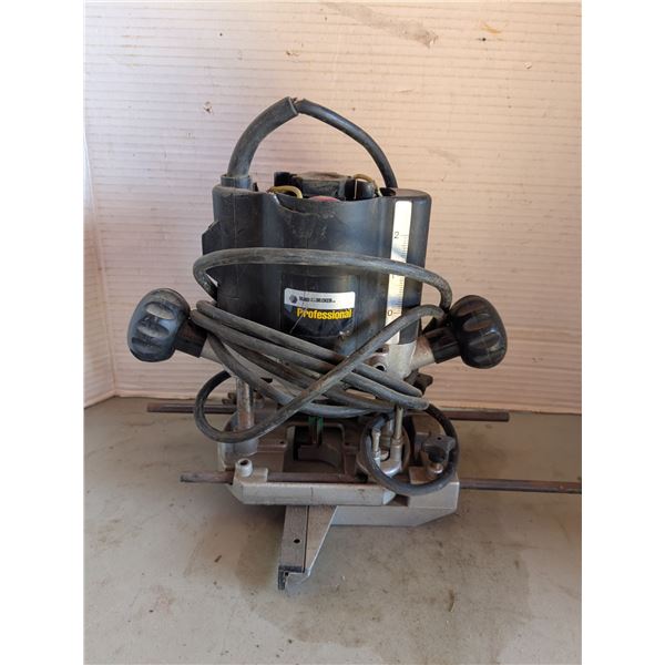 *OFFSITE* Black & Decker Router w/ Guide