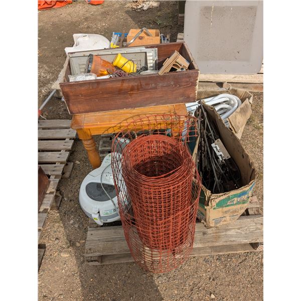 Mixed Pallet Lot – End Table, Stove Parts, Snow Fence etc.