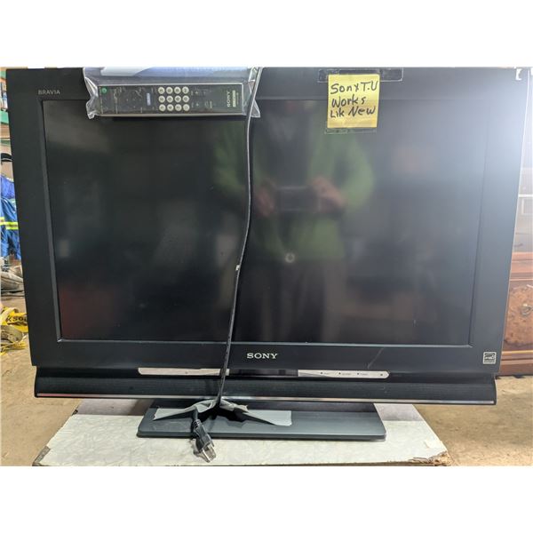 31” Sony Bravia LCD TV w/ Remote – Working
