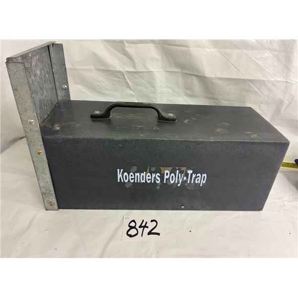 Skunk Trap – 25”L x 9 ½”H