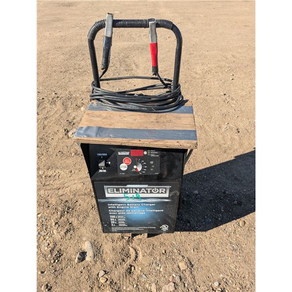 Motomaster Intelligent Charger w/ 150A Start Mode - Working