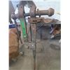 Image 1 : Antique One Leg Vice